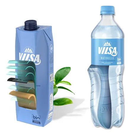 Zwei VILSA-Verpackungen stehen nebeneinander: ein VILSA Tetra Pak® Getränkekarton und eine VILSA PET-Flasche. Bei beiden sind die Verpackungen so dargestellt, dass man die einzelnen Schichten der Verpackung sehen kann.