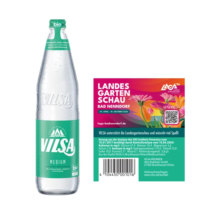 VILSA-Mineralwasserflasche neben einem Sonderetikett zur Landesgartenschau Bad Nenndorf 2026 mit Logo, QR-Code und Veranstaltungsdatum.